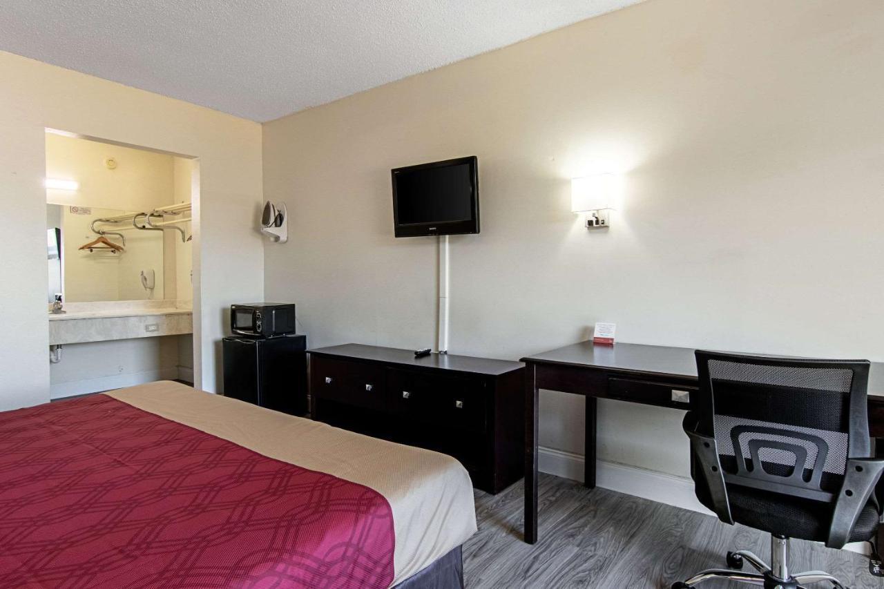 Hotel Red Roof LaGrange